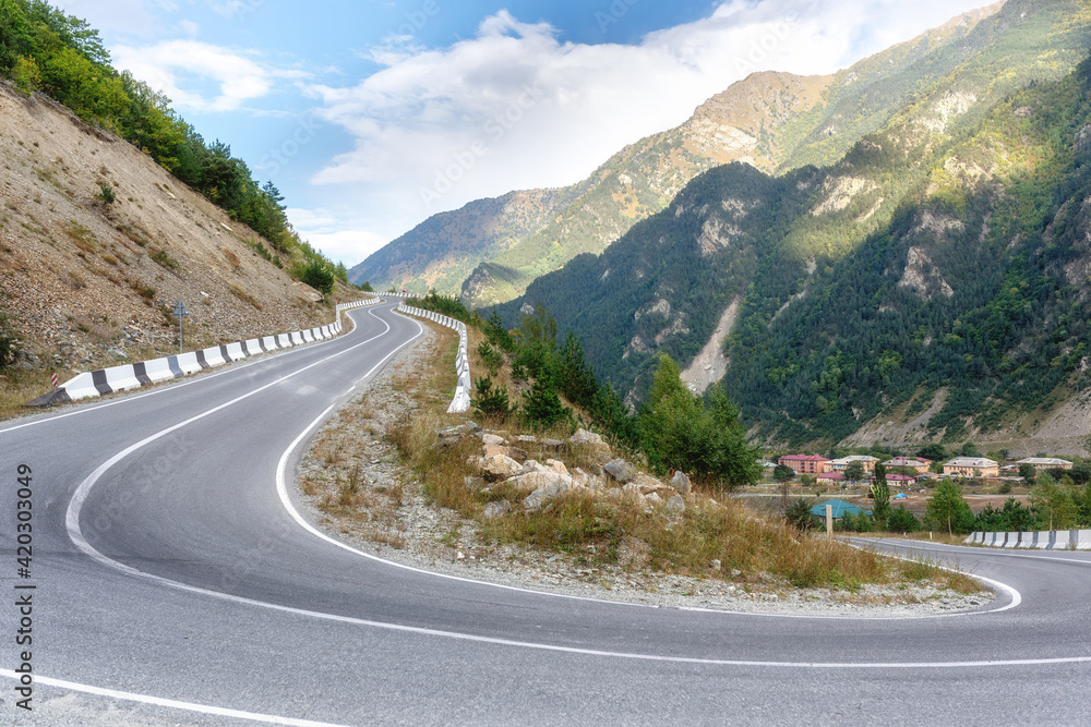 Naklejka premium A sharp turn on the serpentine. Teschin tongue 