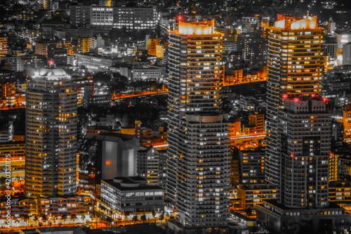 横浜の夜景（単色加工：オレンジ色）