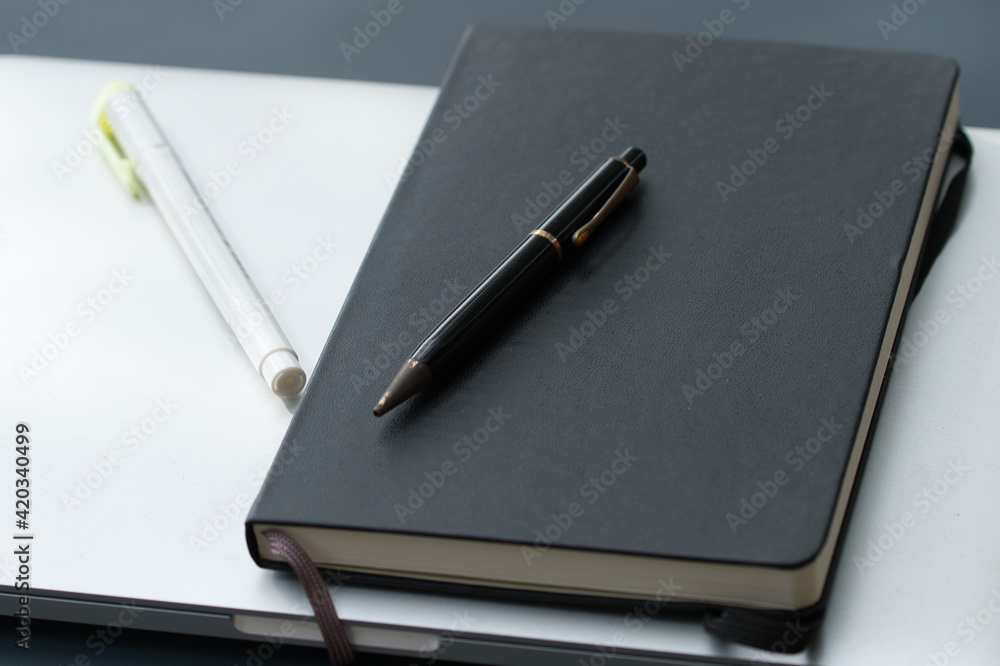 ノートと筆記用具