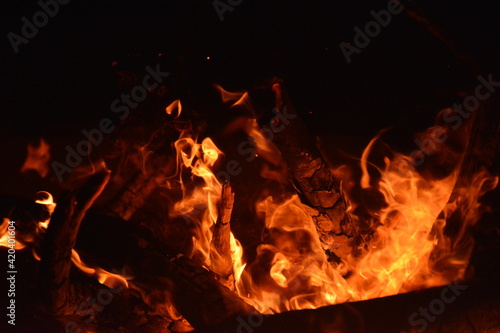 flames , burning wood