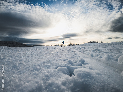 Skating Wintersport Langlauf © formplus