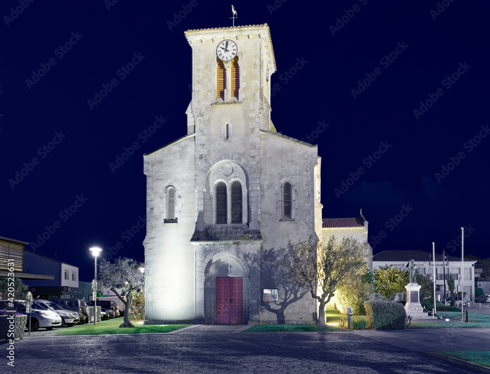 Fototapeta premium Eglise Saint-Nicolas de la Tranche-sur-mer