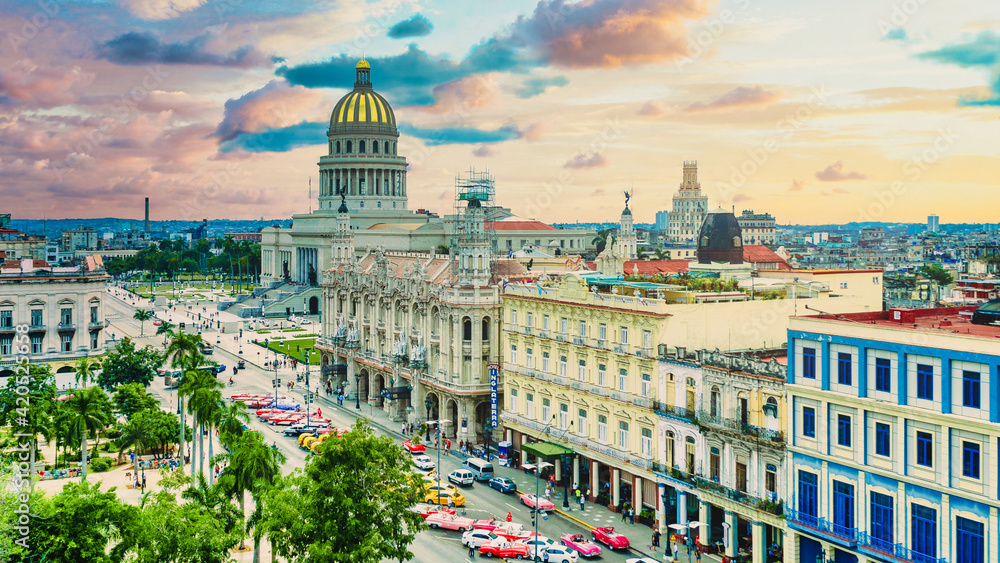 Aerial view of Havana city skyline, Cuba - obrazy, fototapety, plakaty 