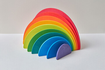 Educational constructor from rainbow parts.