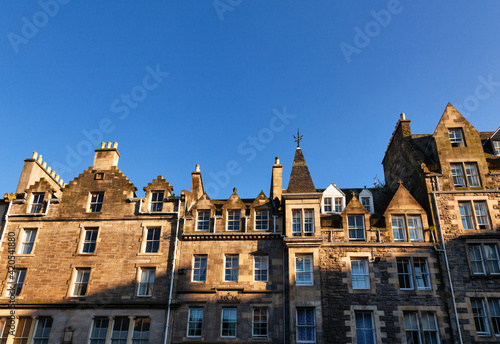 Tableau sur toile Typical sandstone terraced houses in Edinburgh, Scotland, UK