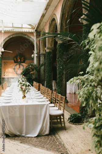 classic table setting in Italy for a royal wedding