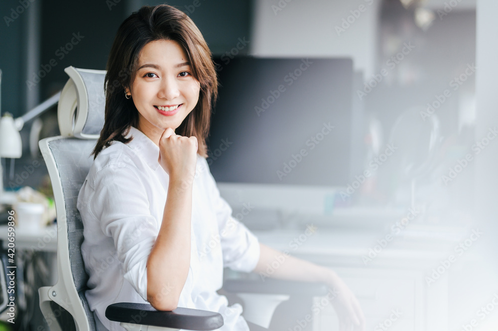 modern businesswoman in office modern businesswoman in office