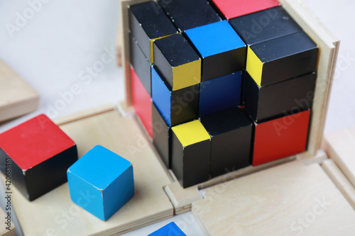 montessori sensor material binominar cube