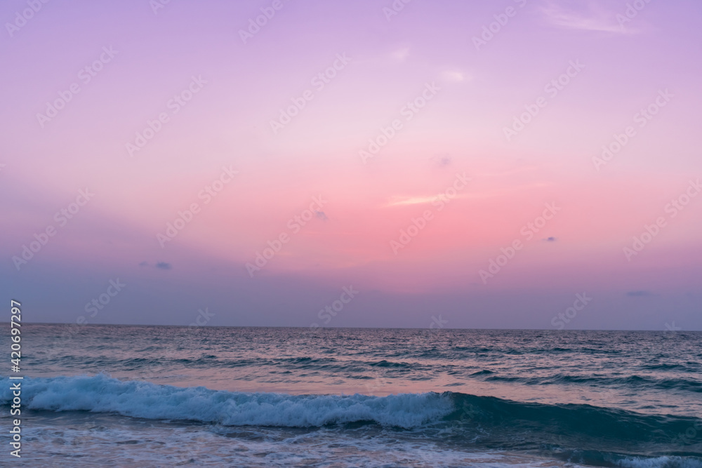 Obraz premium Colorful vibrant ocean sea wave beach summer background landscape on vacation.