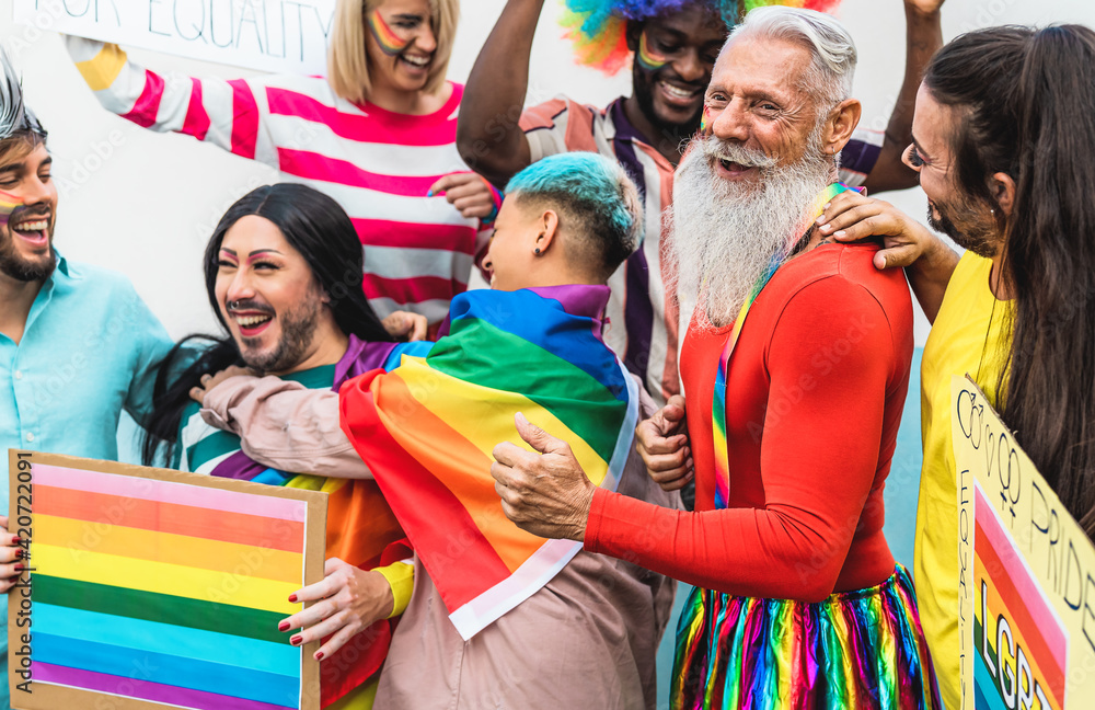 Φωτογραφία Happy Multiracial people celebrating gay pride event - Group of friends with dif
