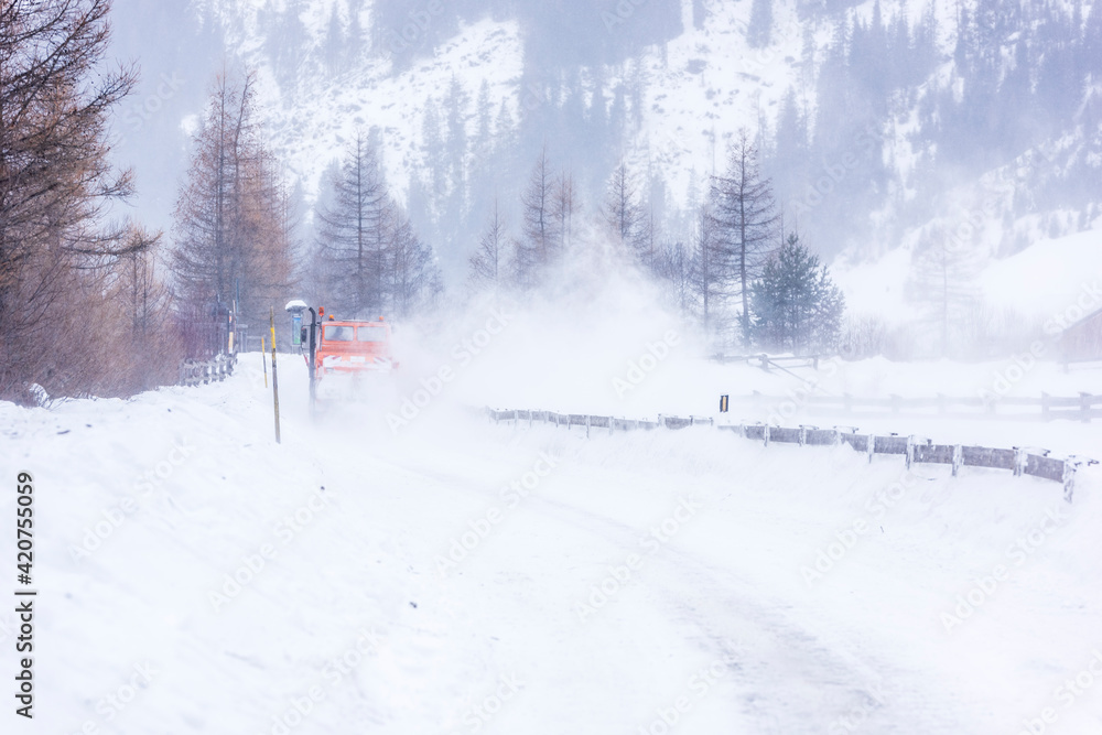 Snow blizzard in the Tures valley.