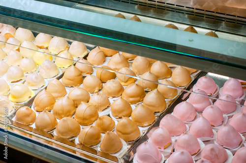 Italian desserts and pastries

