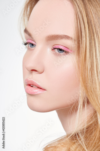 gentle pink makeup
