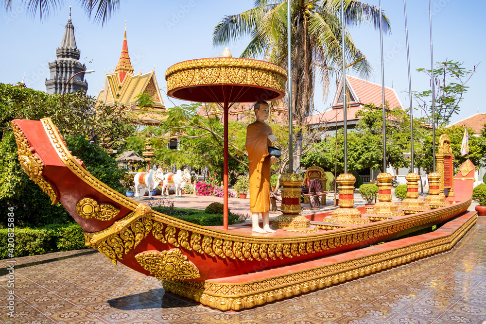 Fototapeta premium a buddhist golden and yellow monument and temple