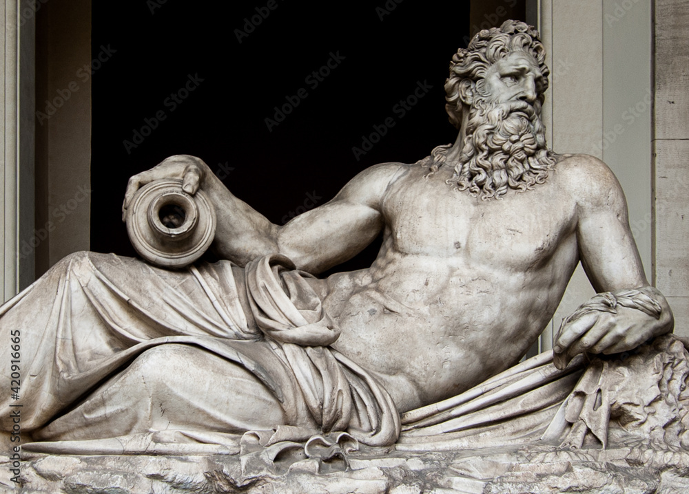 Fototapeta Escultura ubicada en el patio octagonal del Vaticano. Representa una divinidad de río.

