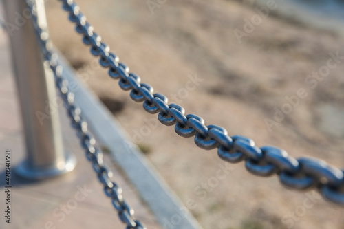 Hanging chain between two posts