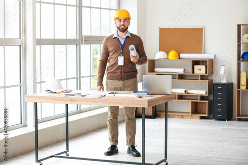 Portrait of male architect ...