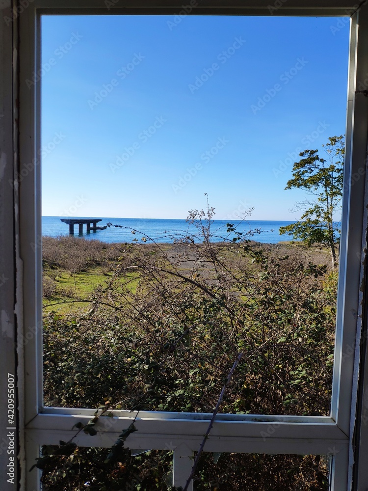 Fototapeta premium window to the sea