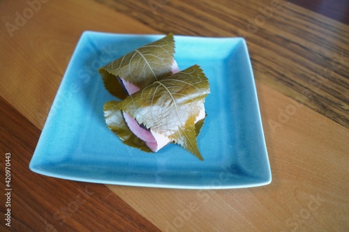 Wallpaper Mural 桜餅（関西風） Torontodigital.ca