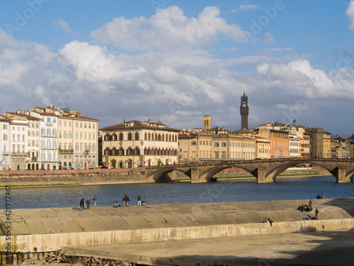 Italia, Toscna, Firenze, la città e il fiume Arno.