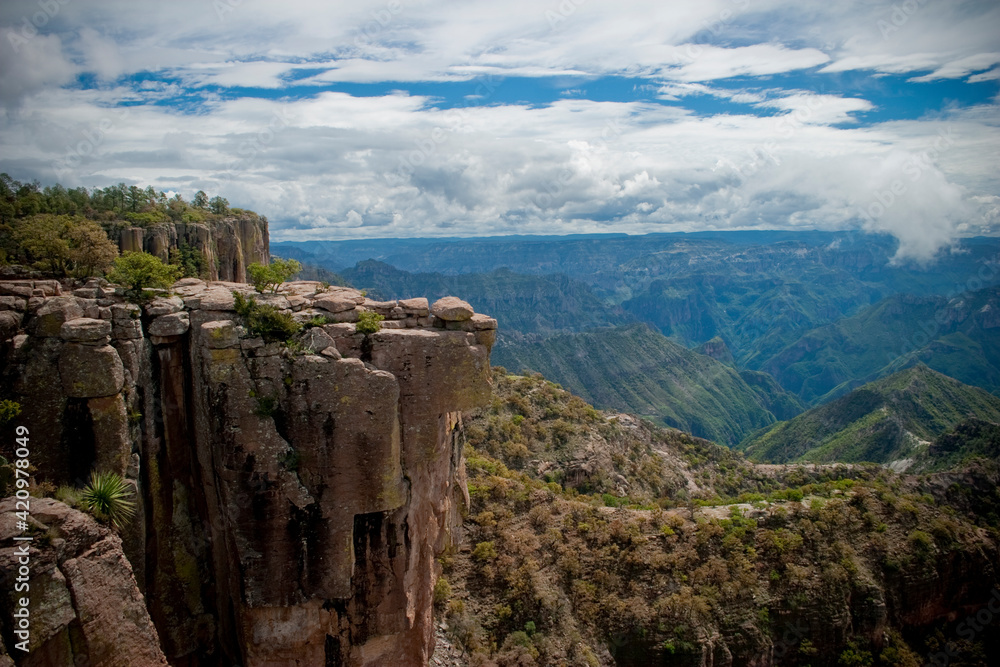 view from the top of mountain in Barrancas del Cobre, la Sierra Tarahumara, México