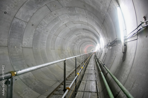 建設中の地下シールドトンネル（調布／東京）