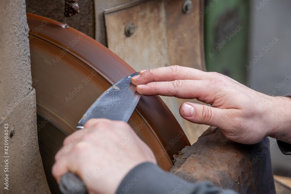 Obraz premium Messer schärfen