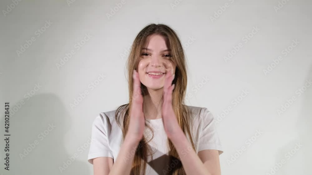 the girl claps her hands the girl claps her hands