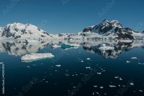 Paraiso bay mountains landscape, Antartica. © foto4440