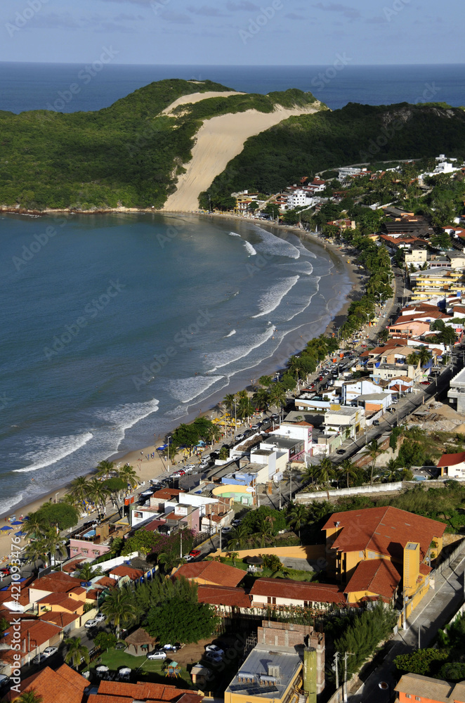 Vista de cima da praia de Ponta Negra em Natal – Morro do Careca.