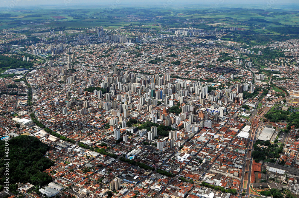 Vista aérea da cidade de Ribeirão Preto.