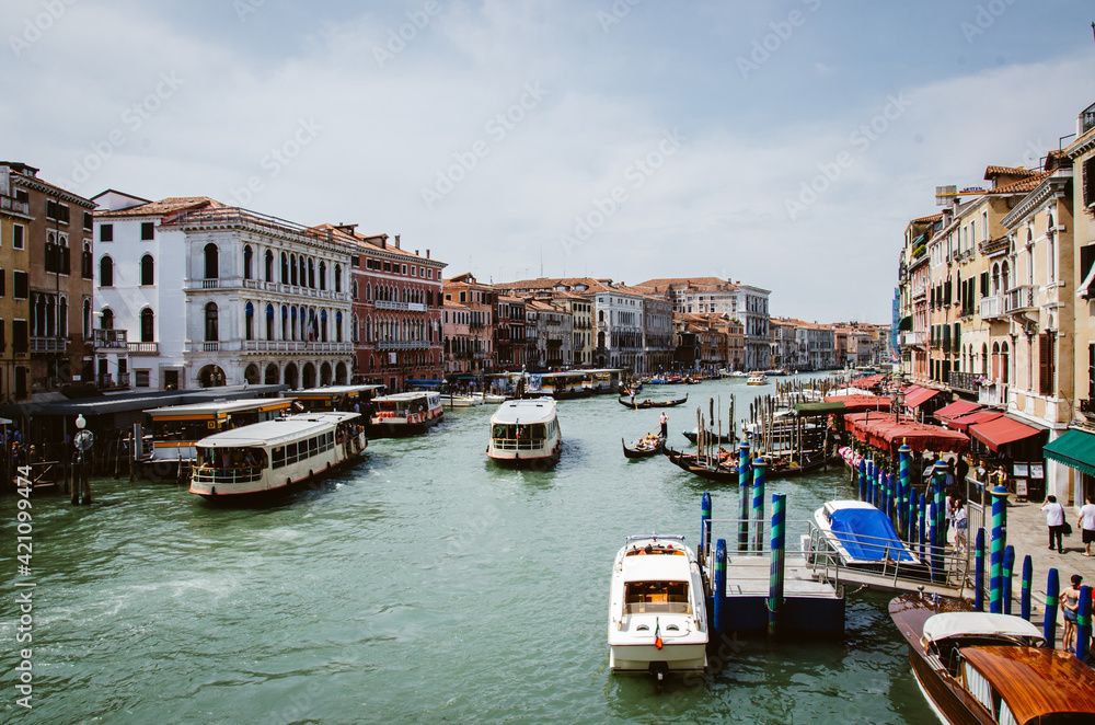 Canale Grande in Venedig von der Rialtobrücke aus