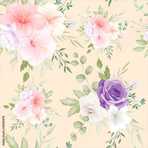 Beautiful hand drawn flower seamless pattern © mariadeta