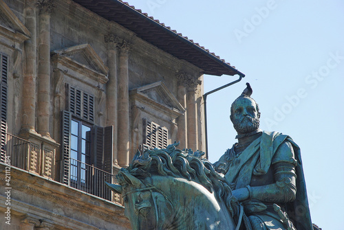 Il monumento equestre a Cosimo I de Medici a Firenze, Italia. photo