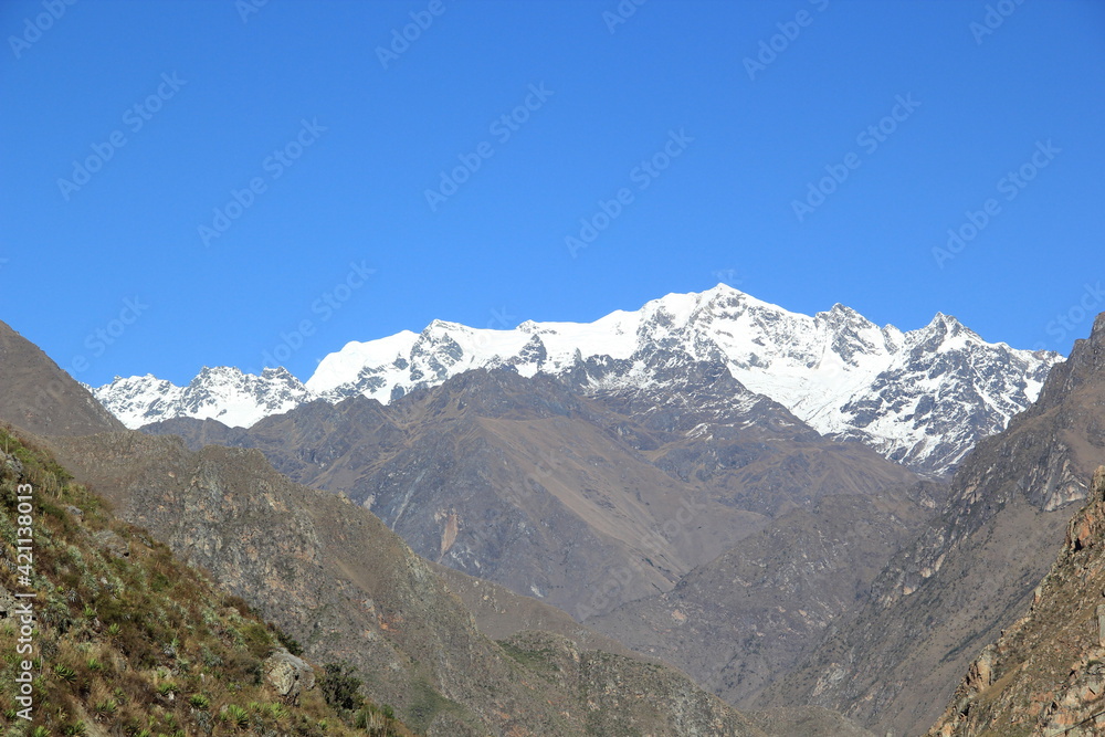 Fototapeta premium Panoramic View Of Snowcapped Mountains Against Sky