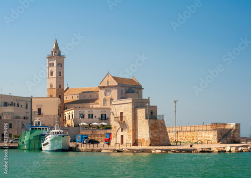 Obraz na plátně town and harbour, Puglia Region, South Italy