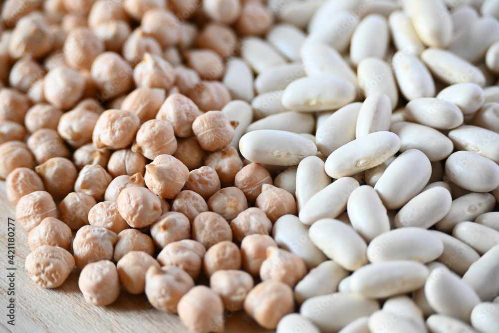 dried white beans and chickpeas 