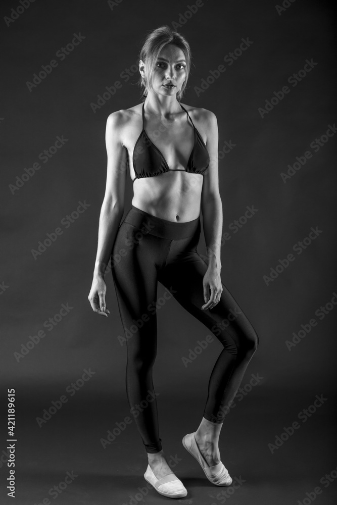 Fototapeta premium portrait of a young woman, shooting in a photo studio