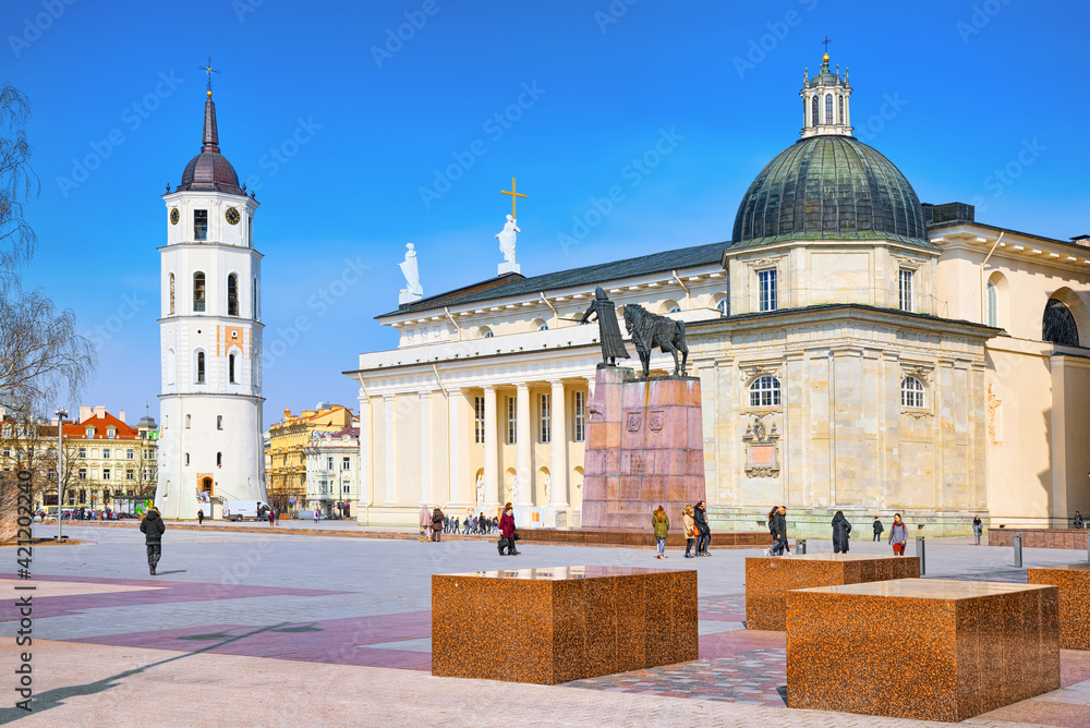 St. Stanislaus Cathedral on Cathedral Square with Monument to Grand Duke Gediminas in Vilnus.