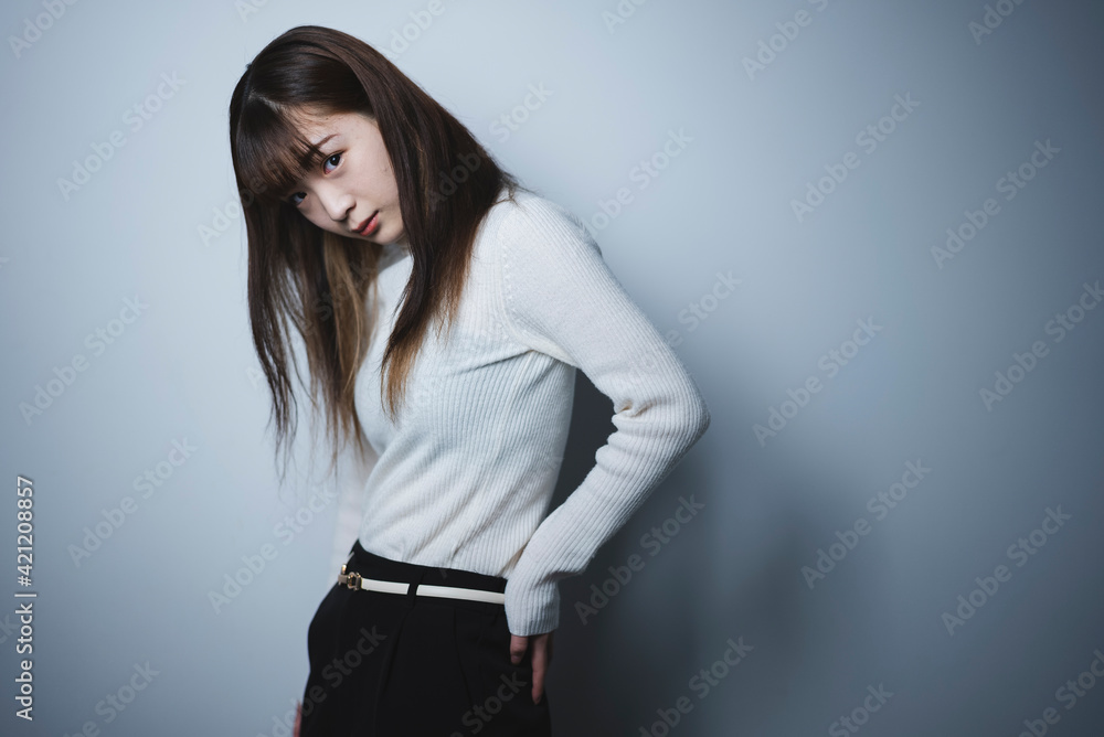 クールな女性 クールな女性