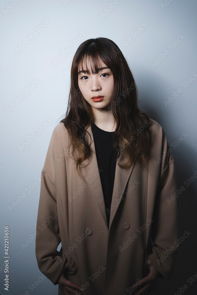 クールな女性 クールな女性