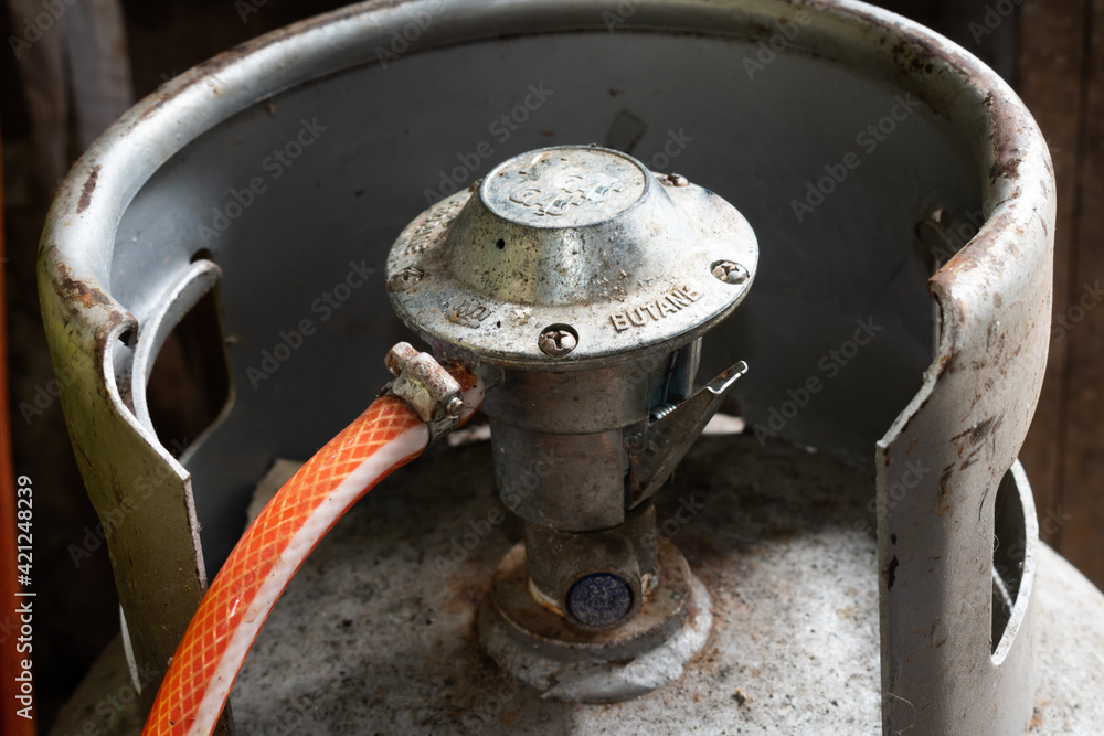 gas cylinder with protection valve gas cylinder with protection valve
