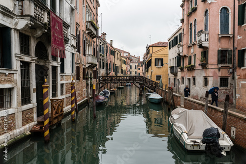 Fototapeta Naklejka Na Ścianę i Meble -  Beschaulicher Kanal in Venedig