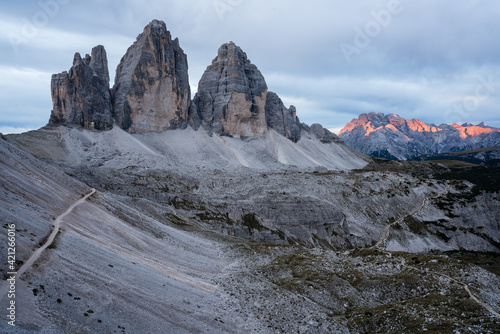 Drei Zinnen, Berge, beim Sonnenaufgang