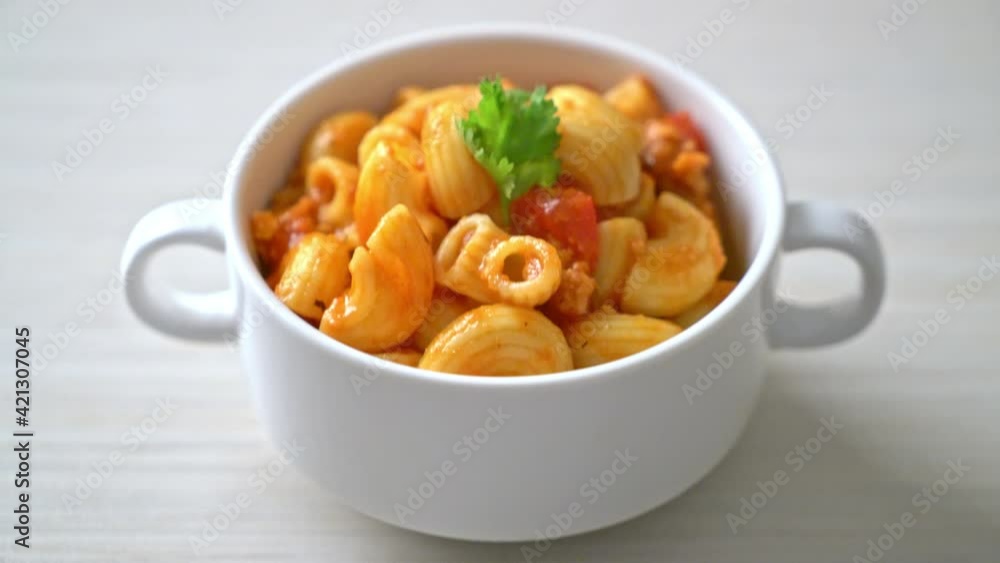 macaroni with tomatoes sauce and mince pork, american chop suey, american goulash macaroni with tomatoes sauce and mince pork, american chop suey, american goulash