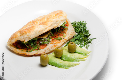 Empanada de guisado de atun