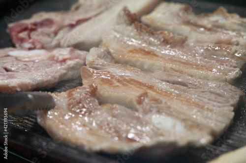 豚の三枚肉の韓国焼肉サムギョプサル