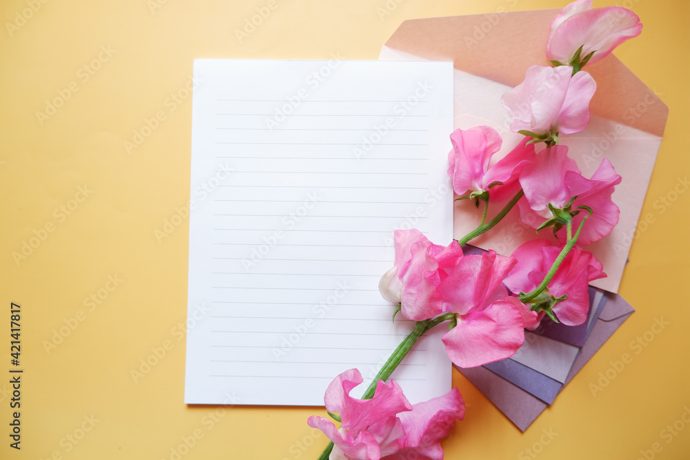 Spring greeting concept. Pink Sweet pea flowers with blank letter set on yellow background. Colorful Spring time.
春のお便り、季節の挨拶、スイートピーと手紙 Spring greeting concept. Pink Sweet pea flowers with blank letter set on yellow background. Colorful Spring time.
春のお便り、季節の挨拶、スイートピーと手紙
