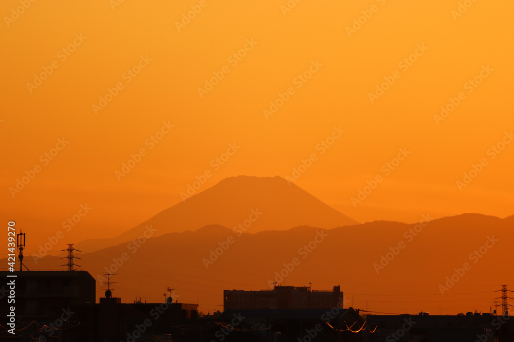 Mt. Fuji stood beautifully in the sunset.