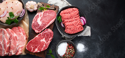 Foto Variety of raw meat